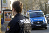 Am Freitagabend kam es zu einem körperlichen Angriff gegen einen 48-jährigen Polizeibeamten in Wiesbaden, dieser wollte eigentlich nur einen Streit schlichten.